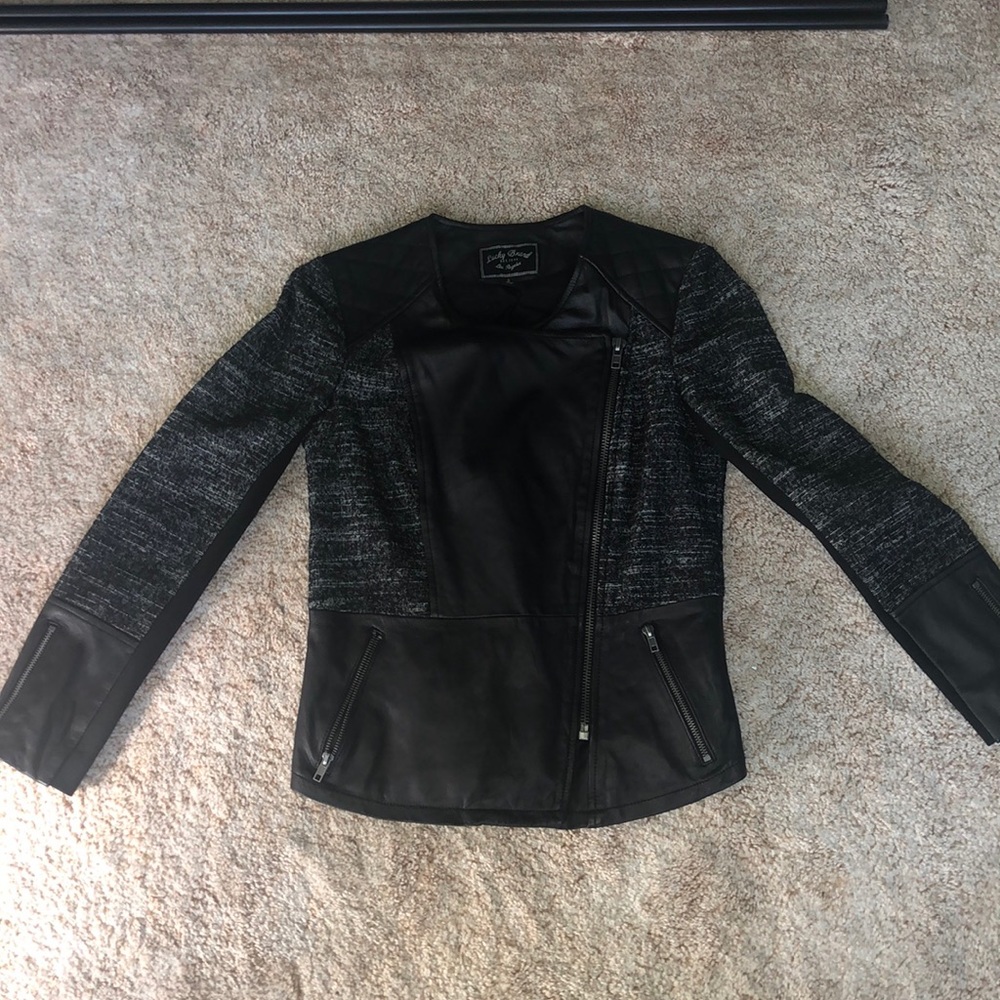 leather jacket - Picture 1 of 5